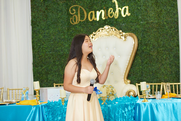 Daniela 695